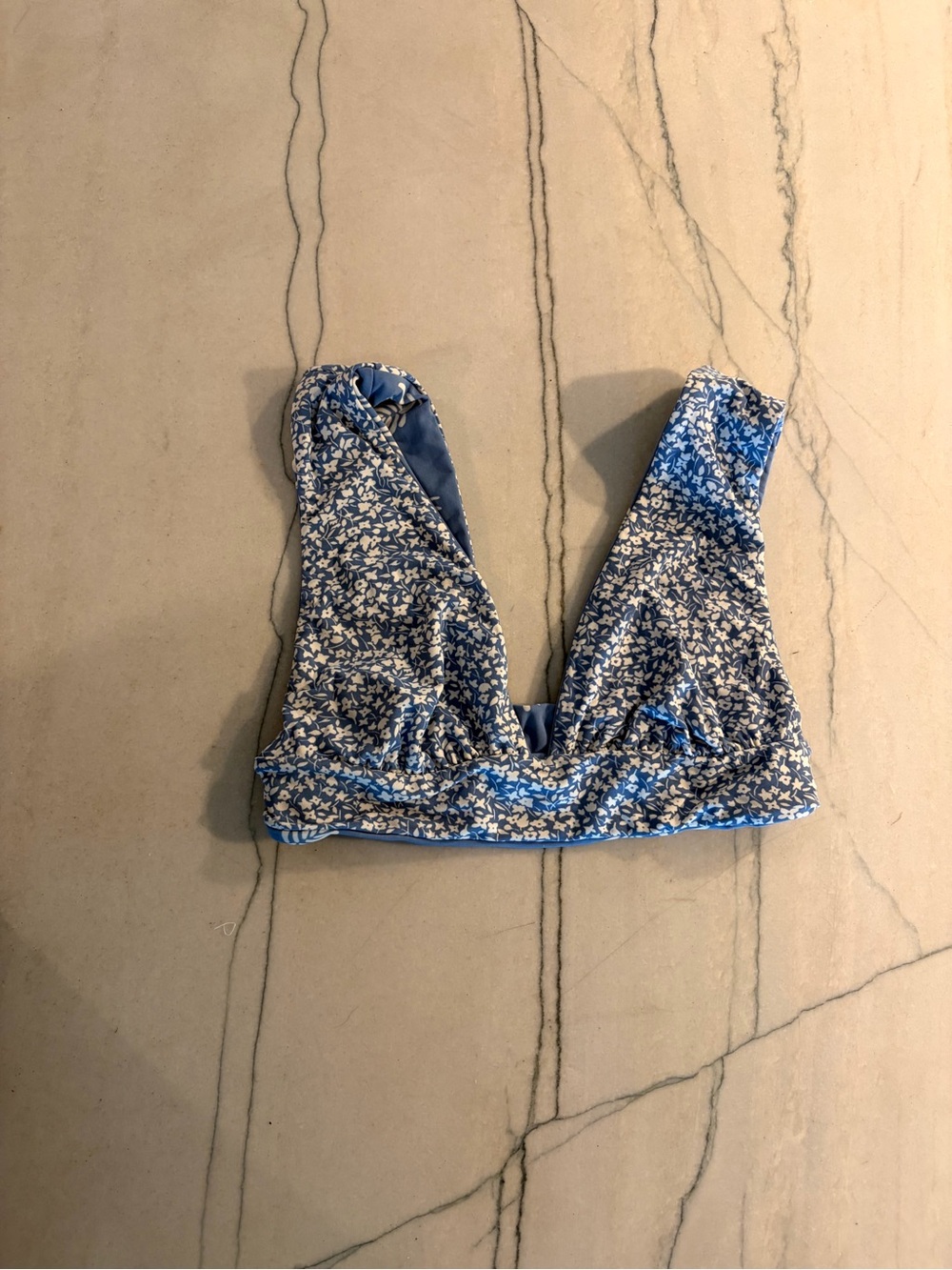 Billabong plunge bikini top size small